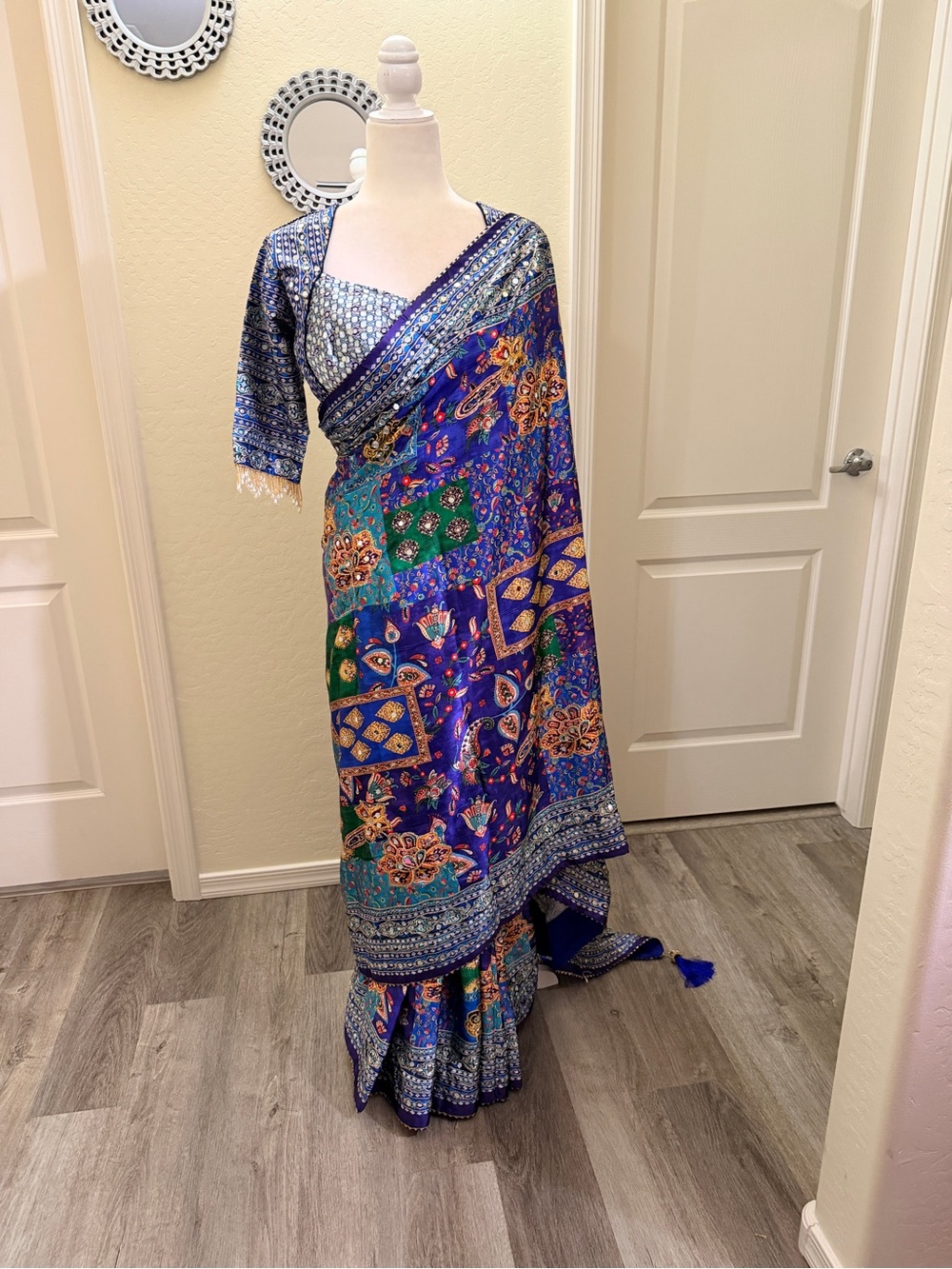 Saree - Picture 2 of 10